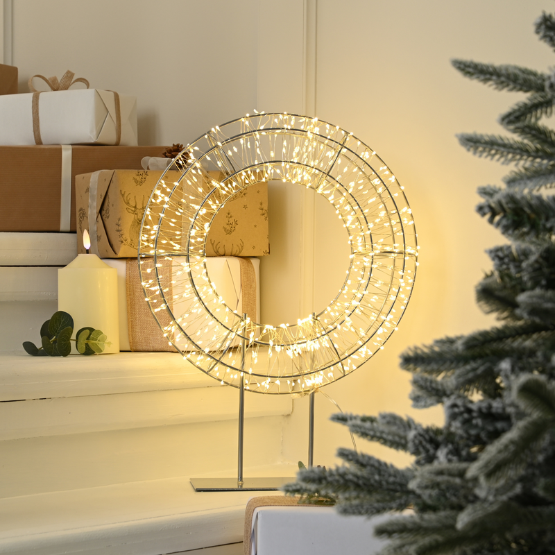 45cm Dewdrop Wreath on Stand with 720 Warm White LED's