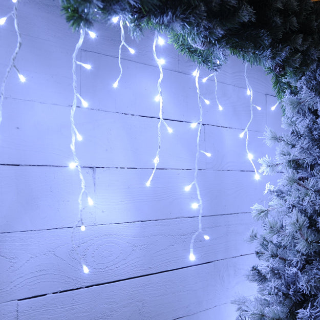 960 White Snowing Icicle Timer Lights