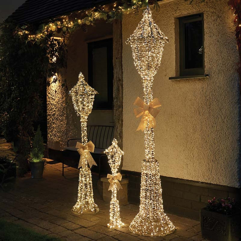 1.5m Gold Twist Lamp Post LED Christmas Silhouette