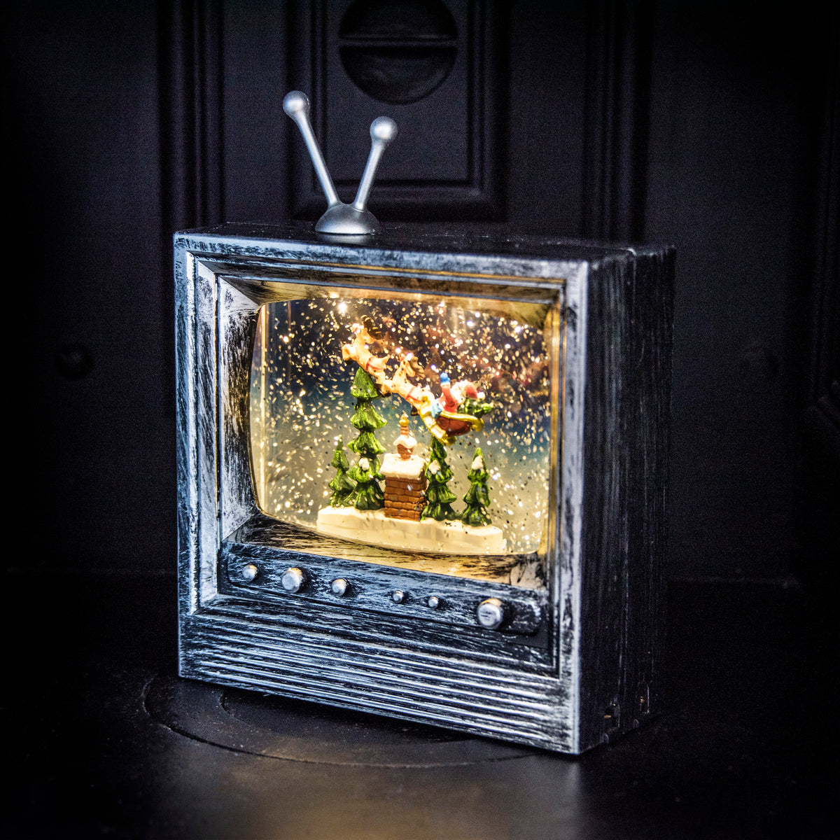 Silver TV Glitter Lit Water Spinner Decoration with Santa and Sleigh