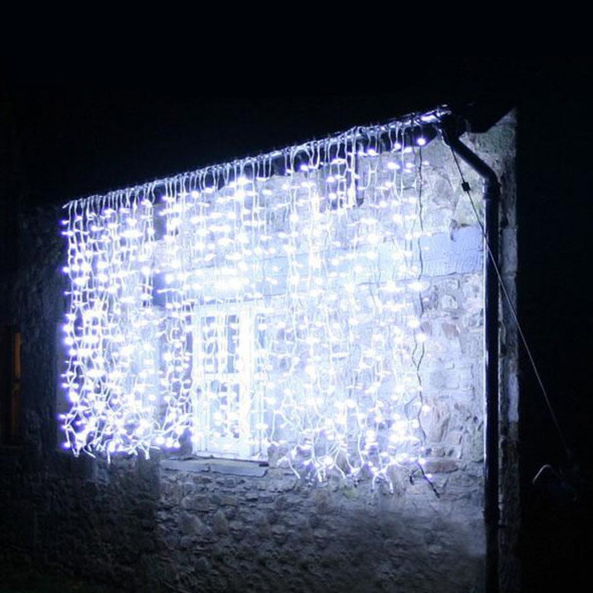 8m x 1.5m XP Extendable Curtain Light with 1,368 Ice White Twinkle LEDs
